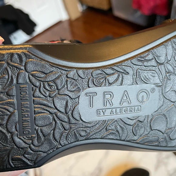 TRAQ by Alegria walking sandals - Picture 3 of 6